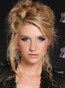 Kesha: biografija, višina, teža, meritve